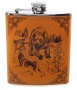 Фляга металлическая в кожаной отделке с рисунком "Медведь и собаки" арт.617258